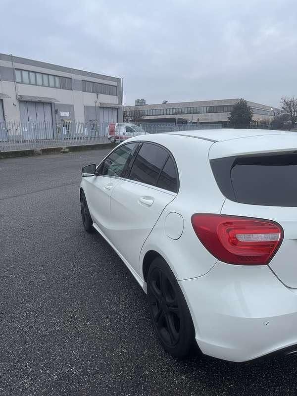 Usata Mercedes A180 122 CV (89 kW) 2013 Berlina