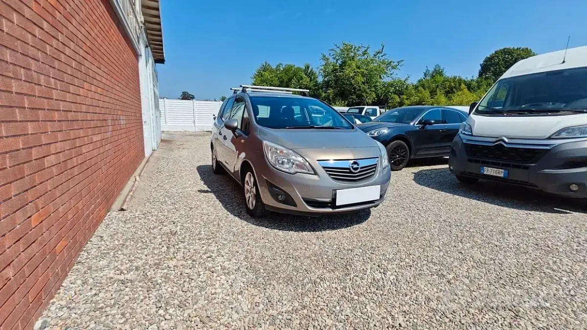 Usata Opel Meriva Cosmo 120 CV (88 kW) 2013 Beige Monovolume