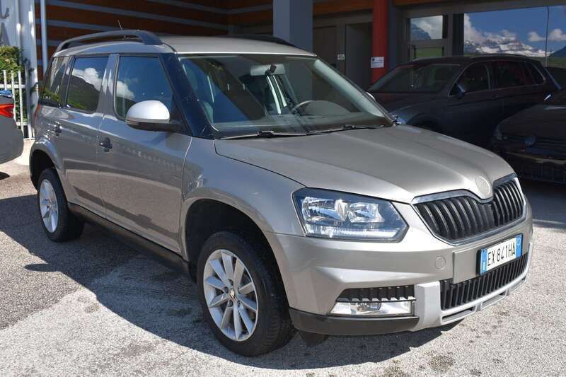 Usata Skoda Yeti Active 110 CV (80 kW) 2014 Grigio SUV