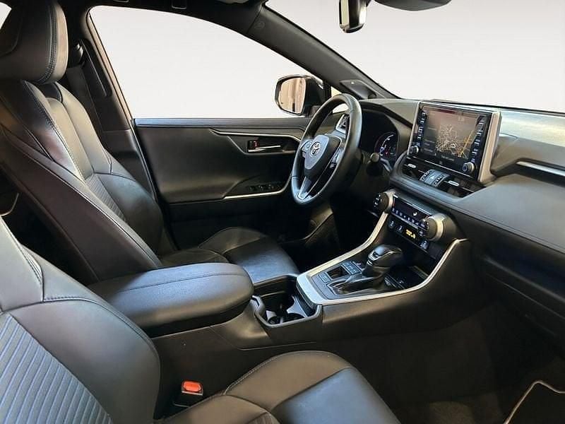 Usata Toyota RAV4 Hybrid Style 217 CV (159 kW) 2021 Argento SUV