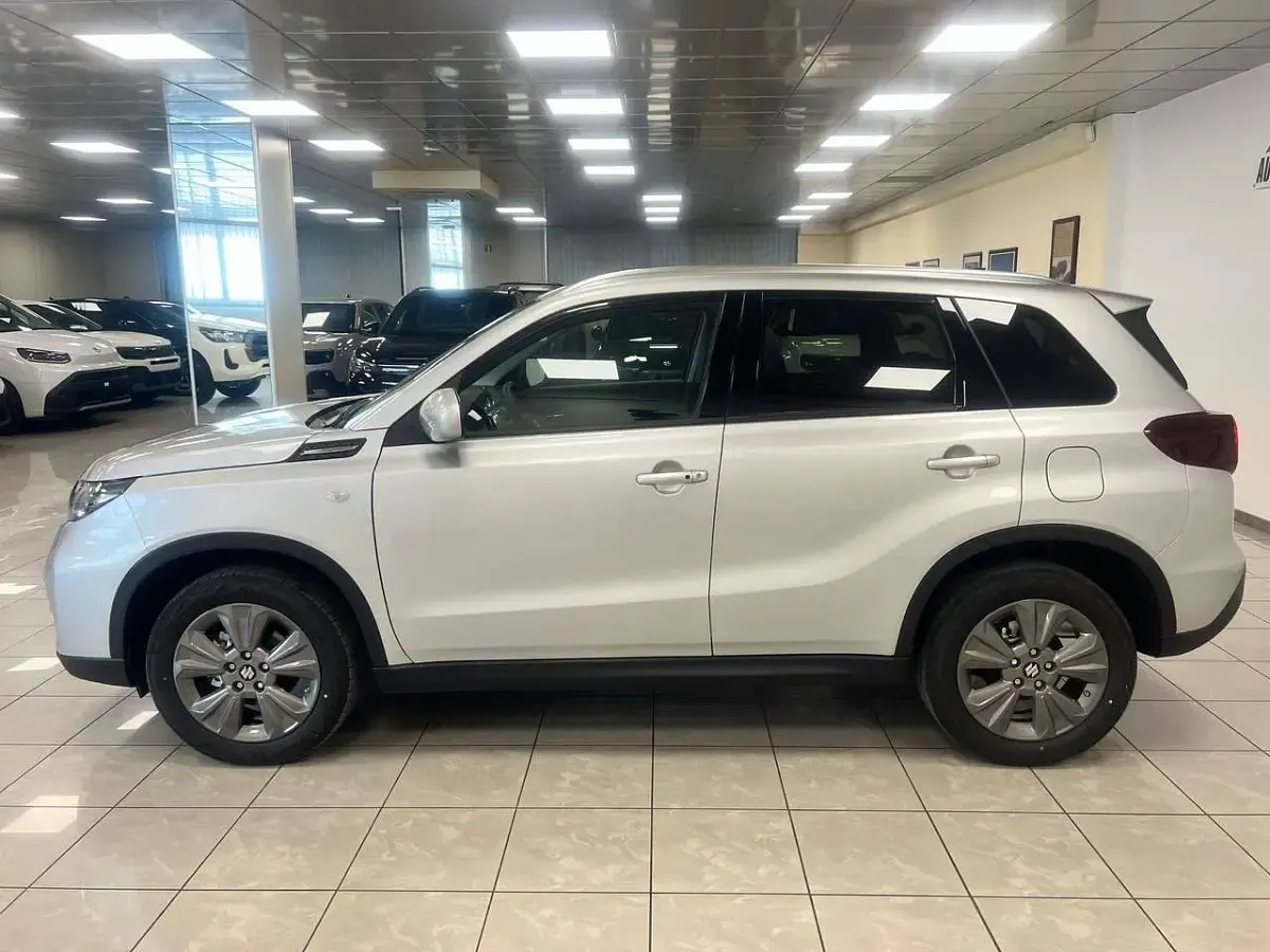Nouă Suzuki Vitara Cool 110 CP (80 kW) 2025 Negru SUV