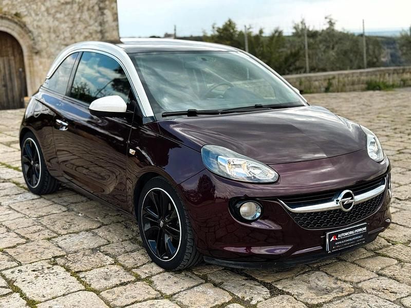 Usata Opel Adam Glam 70 CV (51 kW) 2014 Rosso Utilitaria