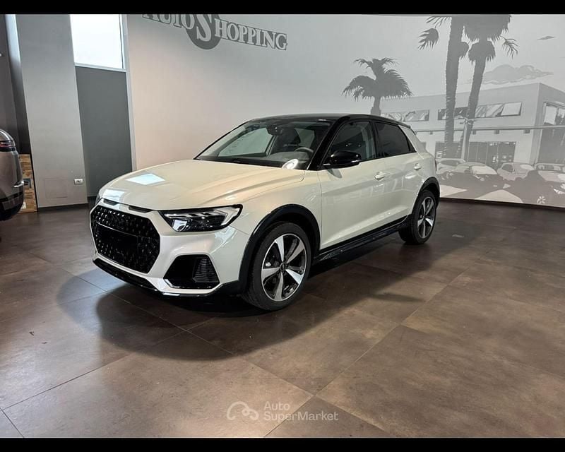 Nuova Audi A1 116 CV (85 kW) 2026 Argento SUV