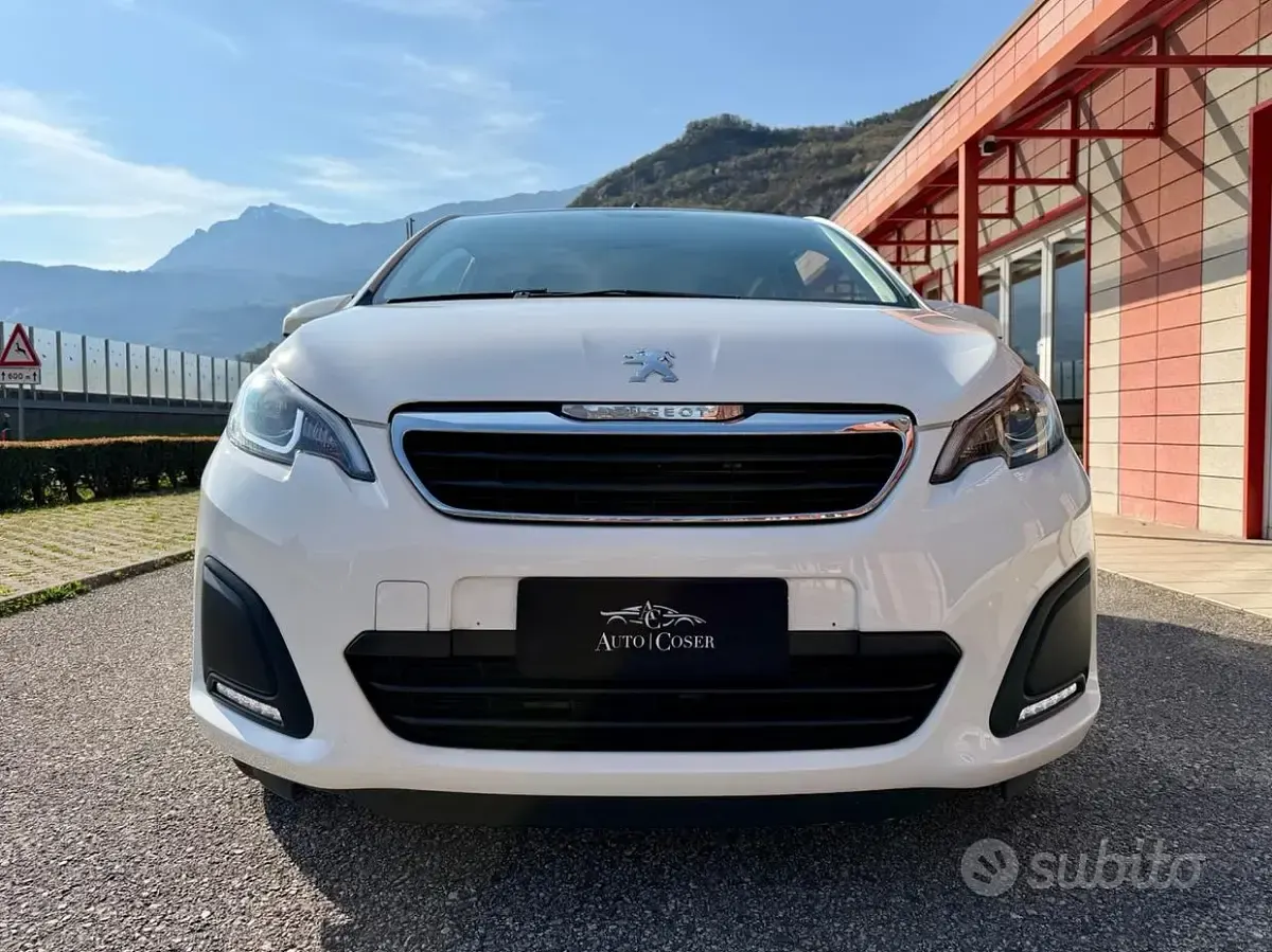 Begagnad Peugeot 108 Allure 72 HK (52 kW) 2020 Vit Sedan