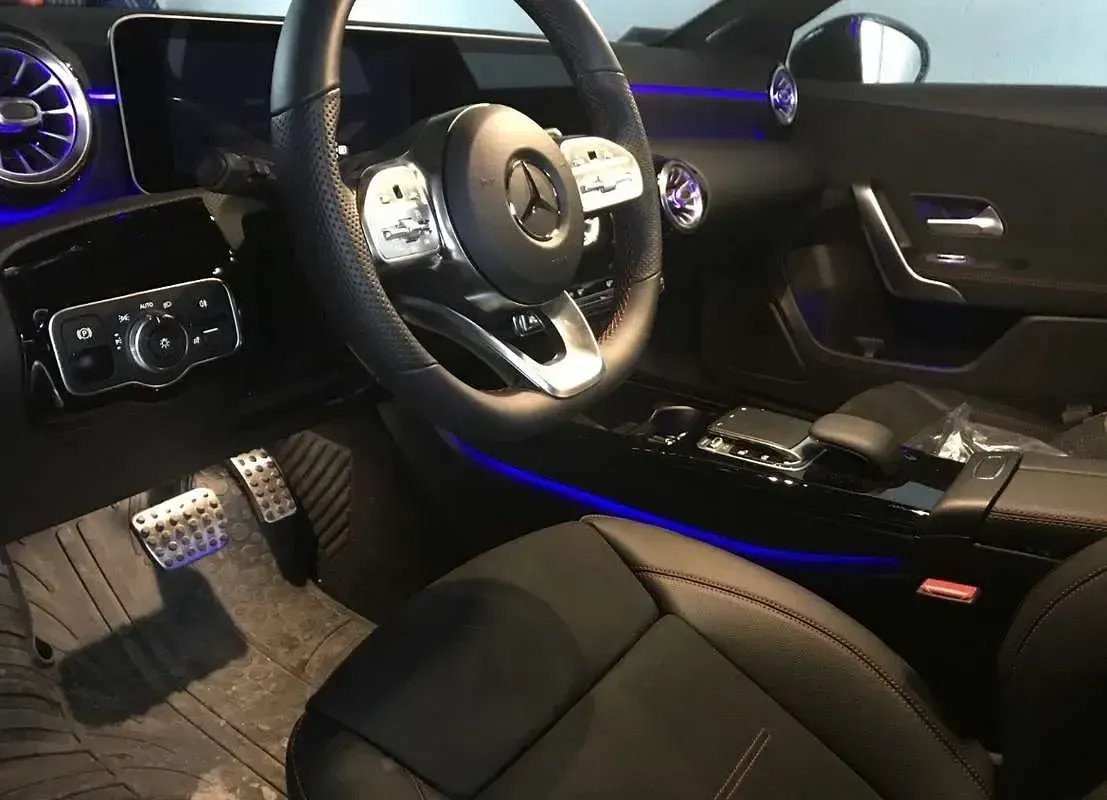 Usata Mercedes A180 Premium 116 CV (85 kW) 2020 Bluazzurro Berlina