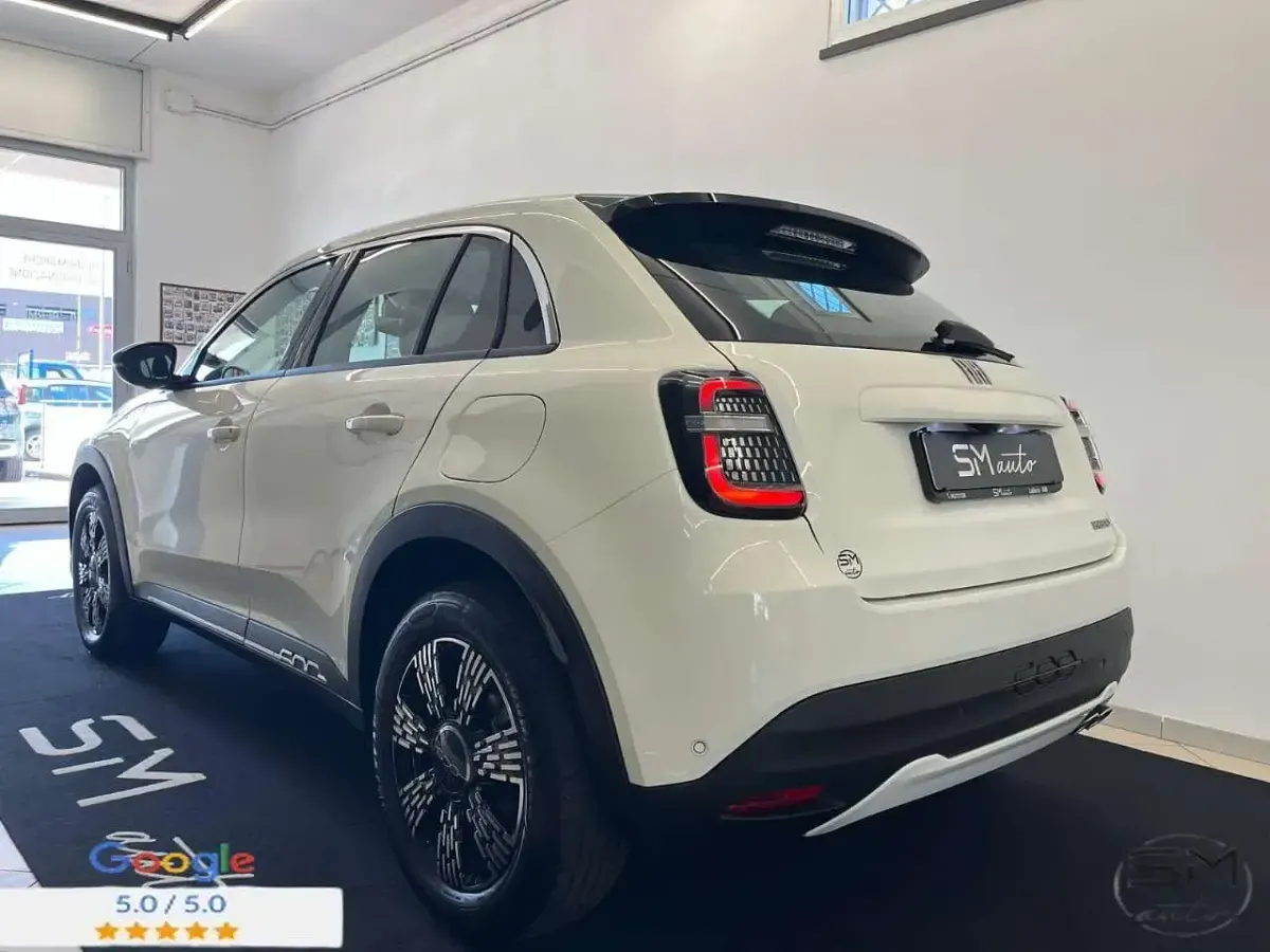 Usata Fiat 600 136 CV (100 kW) 2025 Marrone SUV
