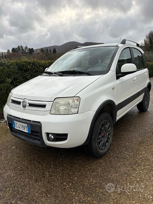 Bianco Usata 2010 Fiat Panda 4x4 Due volumi | 4500 € (Buon prezzo) - Immagine 1/4