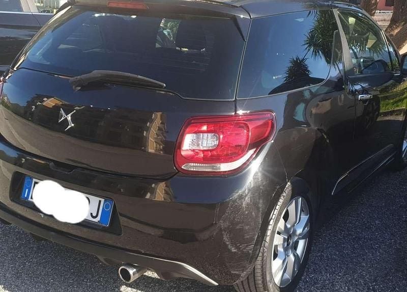 Usata Citroën DS3 Chic 70 CV (51 kW) 2010 Nero Utilitaria
