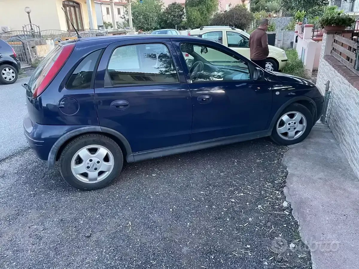Usata Opel Corsa 75 CV (55 kW) 2003 Utilitaria