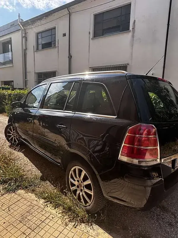 Usata Opel Zafira Club 94 CV (69 kW) 2007 Monovolume