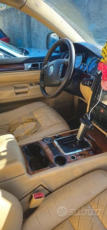 Nero Usata 2007 VW Touareg SUV | 3000 € (Ottimo prezzo) - Immagine 1/4