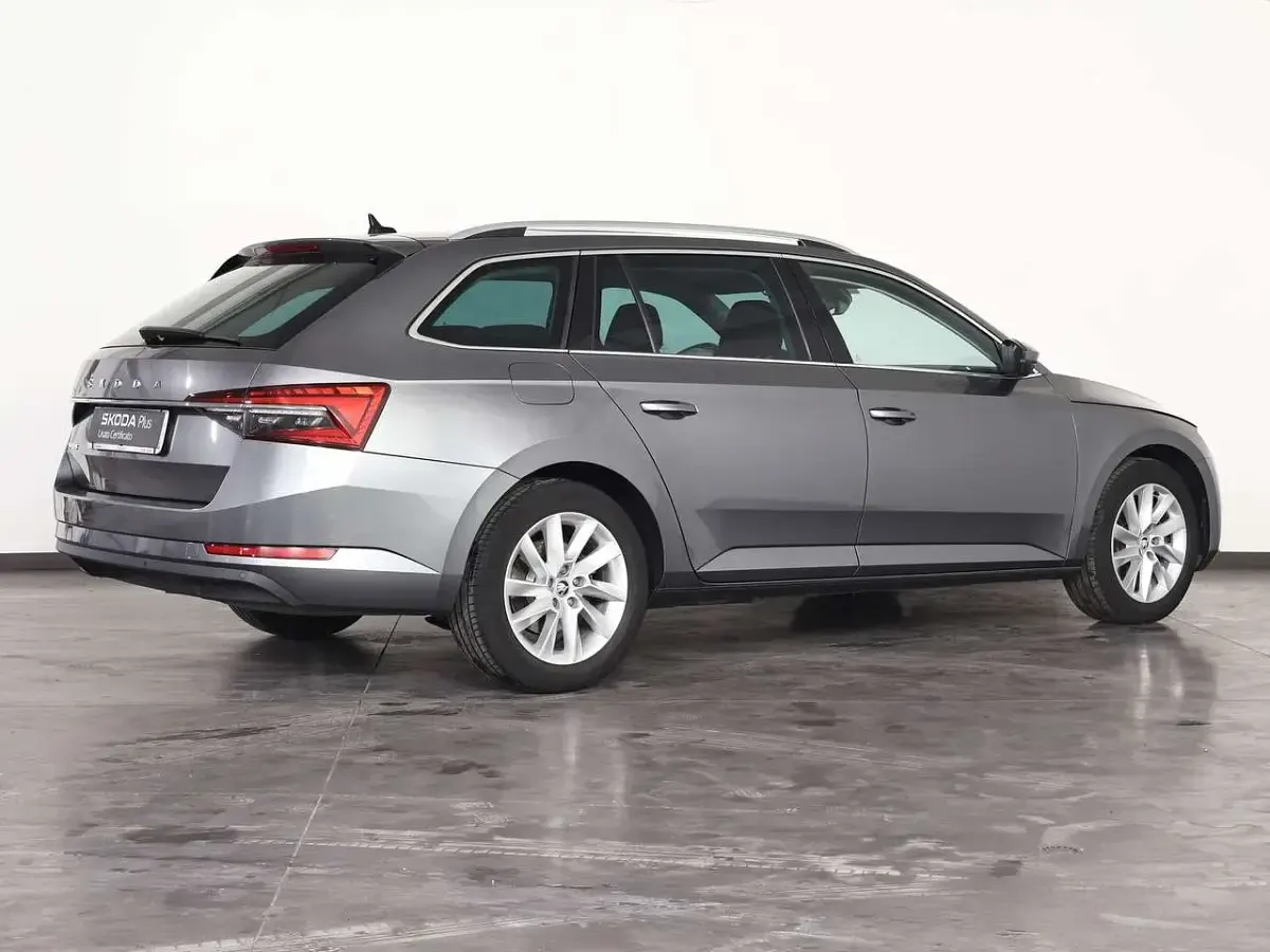 Occasion Skoda Superb Executive 150 ch (110 kW) 2022 Gris Break