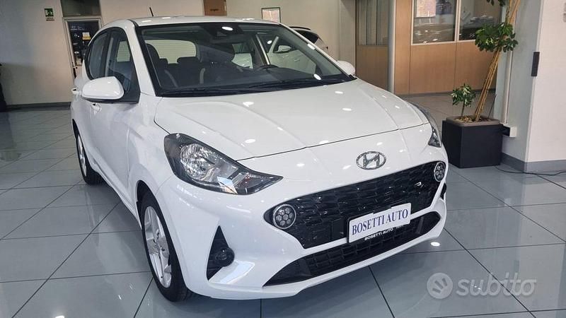 Usata Hyundai i10 67 CV (49 kW) 2023 Bianco Utilitaria