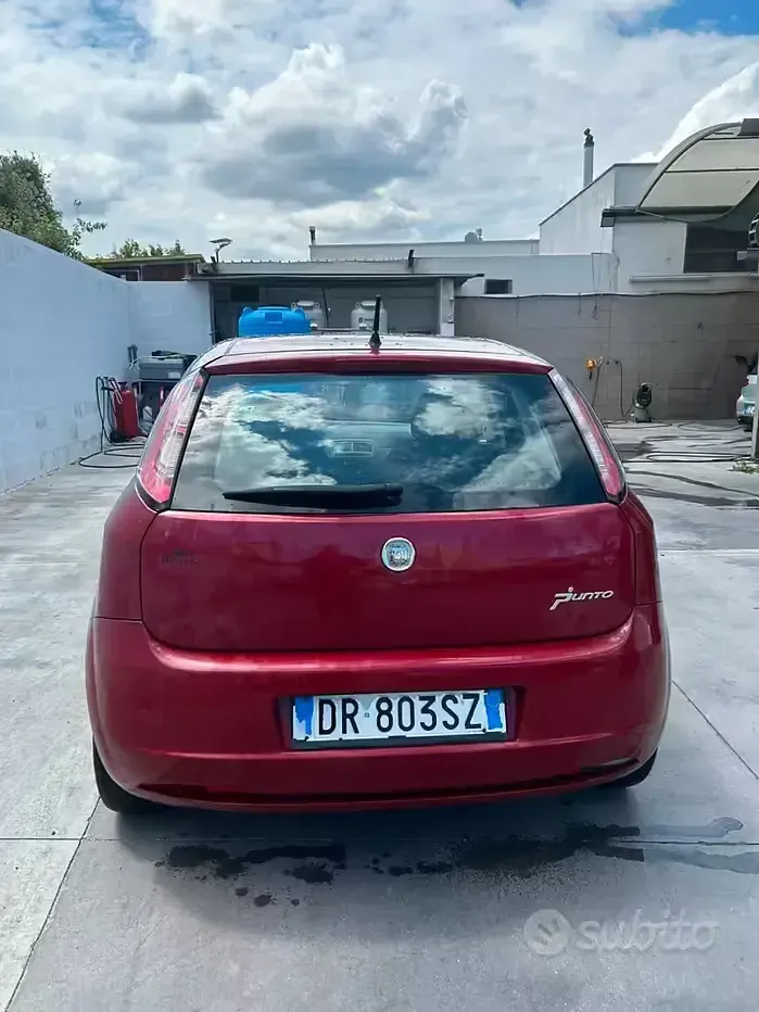 Usata Fiat Punto Dynamic 65 CV (47 kW) 2008 Rosso Utilitaria