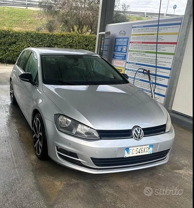 Usata 2016 VW Golf VII Utilitaria | 10.299 € (Ottimo prezzo) - Immagine 1/4