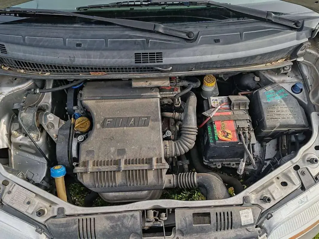 Usata Fiat Idea Active 95 CV (69 kW) 2005 Grigio Monovolume