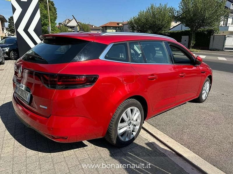 Usata Renault Mégane IV Business 158 CV (116 kW) 2022 Rosso Station wagon
