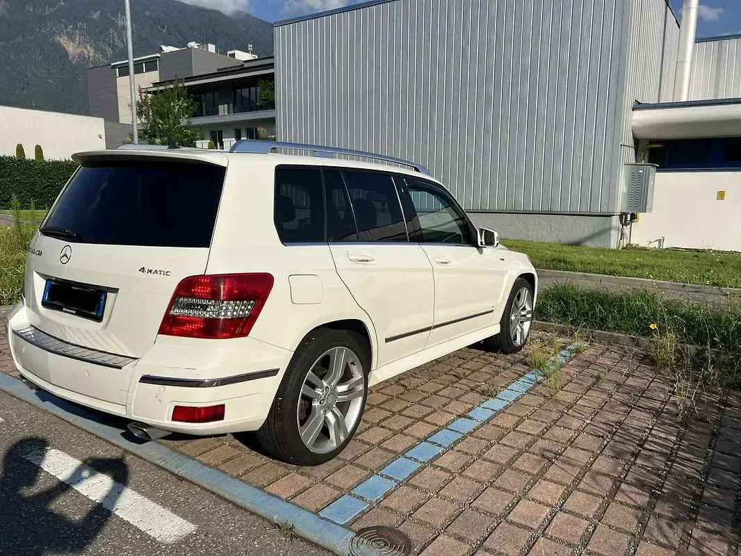 Usata Mercedes GLK250 Sport Edition 204 CV (150 kW) 2010 Bianco SUV