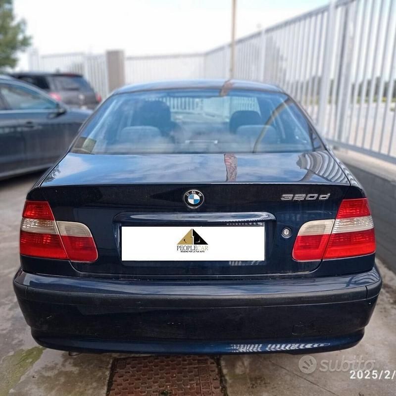 Usata BMW 320 Efficient Dynamics 150 CV (110 kW) 2003 Blu Berlina