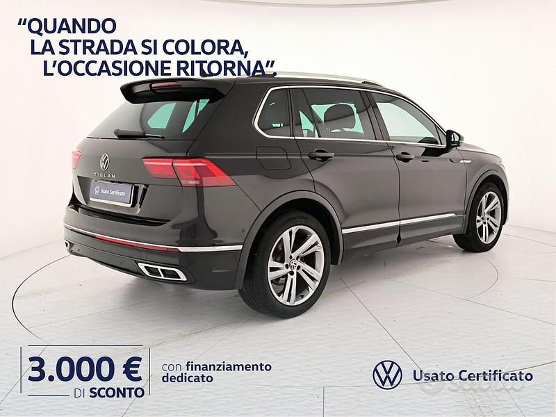 Usata VW Tiguan R-line 150 CV (110 kW) 2023 Deep black perlato SUV
