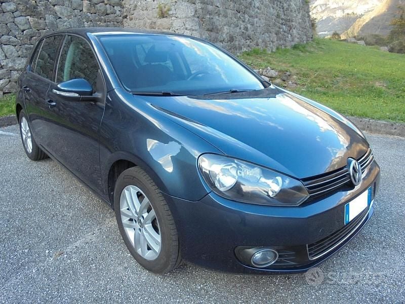 Usata VW Golf VI Highline 122 CV (89 kW) 2010 Blu Utilitaria