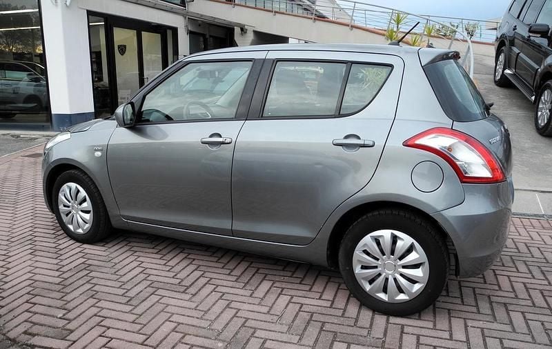 Usata Suzuki Swift GL 74 CV (54 kW) 2013 Grigio Utilitaria