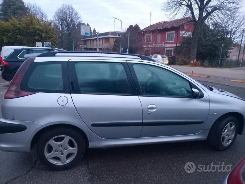 Grigio Usata 2005 Peugeot 206 Station wagon | 1100 € (Ottimo prezzo) - Immagine 1/4