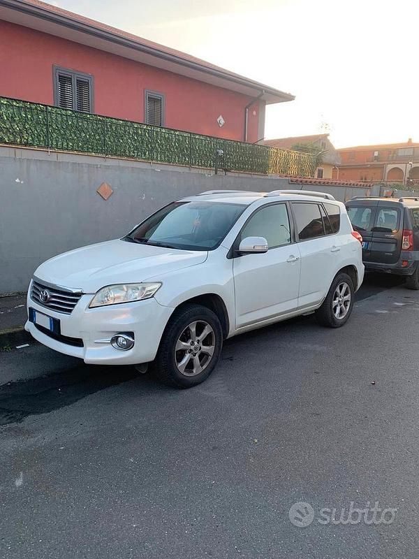 Usata Toyota RAV4 150 CV (110 kW) 2011 Bianco SUV