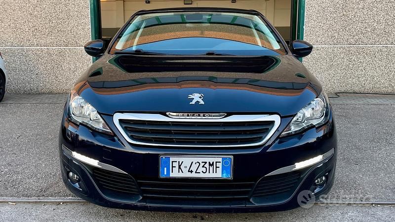 Usata Peugeot 308 SW Allure 120 CV (88 kW) 2017 Blu Station wagon