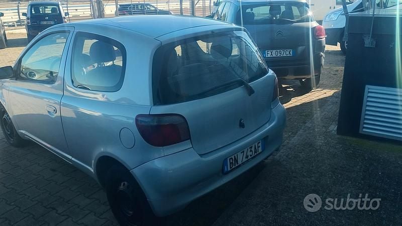 Usata Toyota Yaris 2000 Grigio Utilitaria