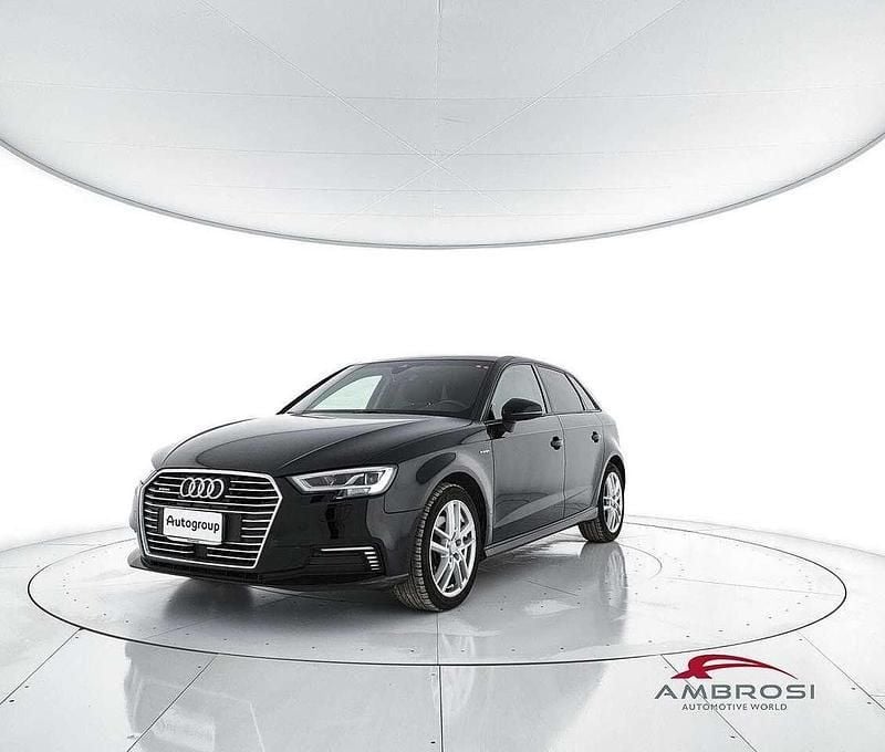 Nero Usata 2017 Audi A3 e-tron Ambition Due volumi | 17.935 € (Buon prezzo) - Immagine 1/4