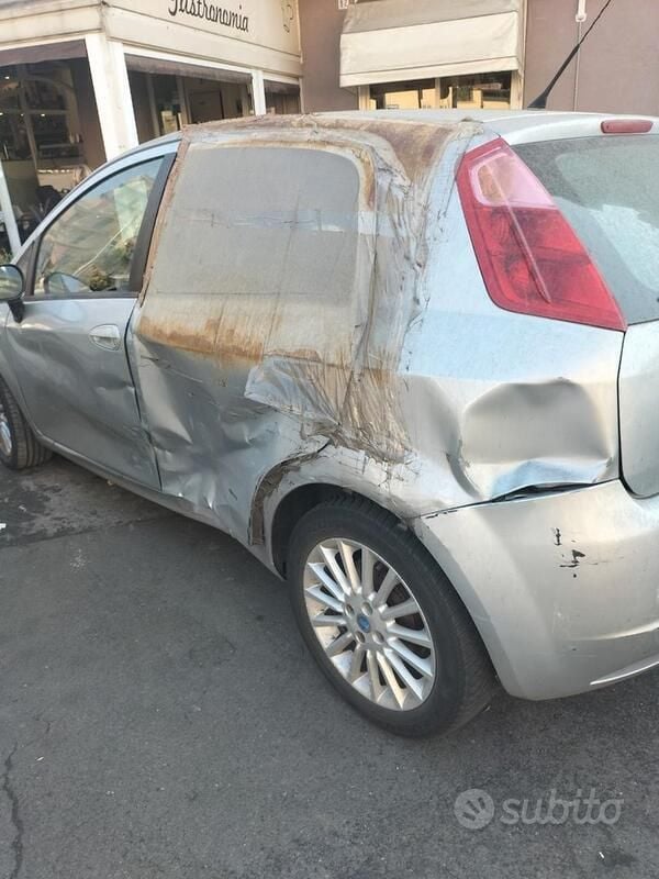 Usata Fiat Grande Punto 90 CV (66 kW) 2006 Utilitaria