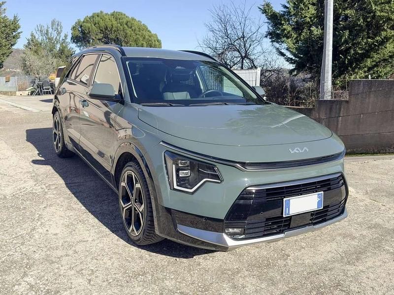 Usata Kia Niro 105 CV (77 kW) 2022 Verde SUV