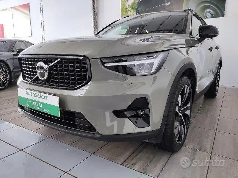 Usata Volvo XC40 Ultimate 197 CV (144 kW) 2023 Verde SUV
