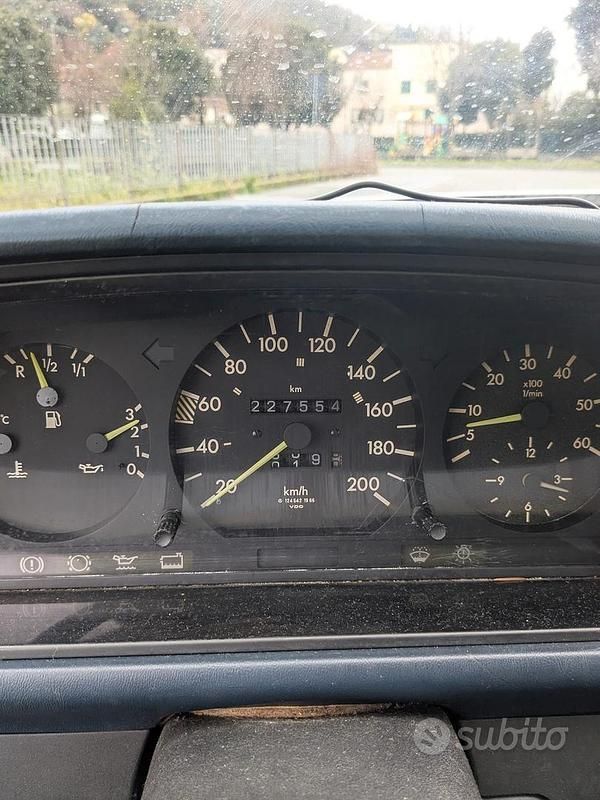 Usata Mercedes E250 1987 Bianco Berlina