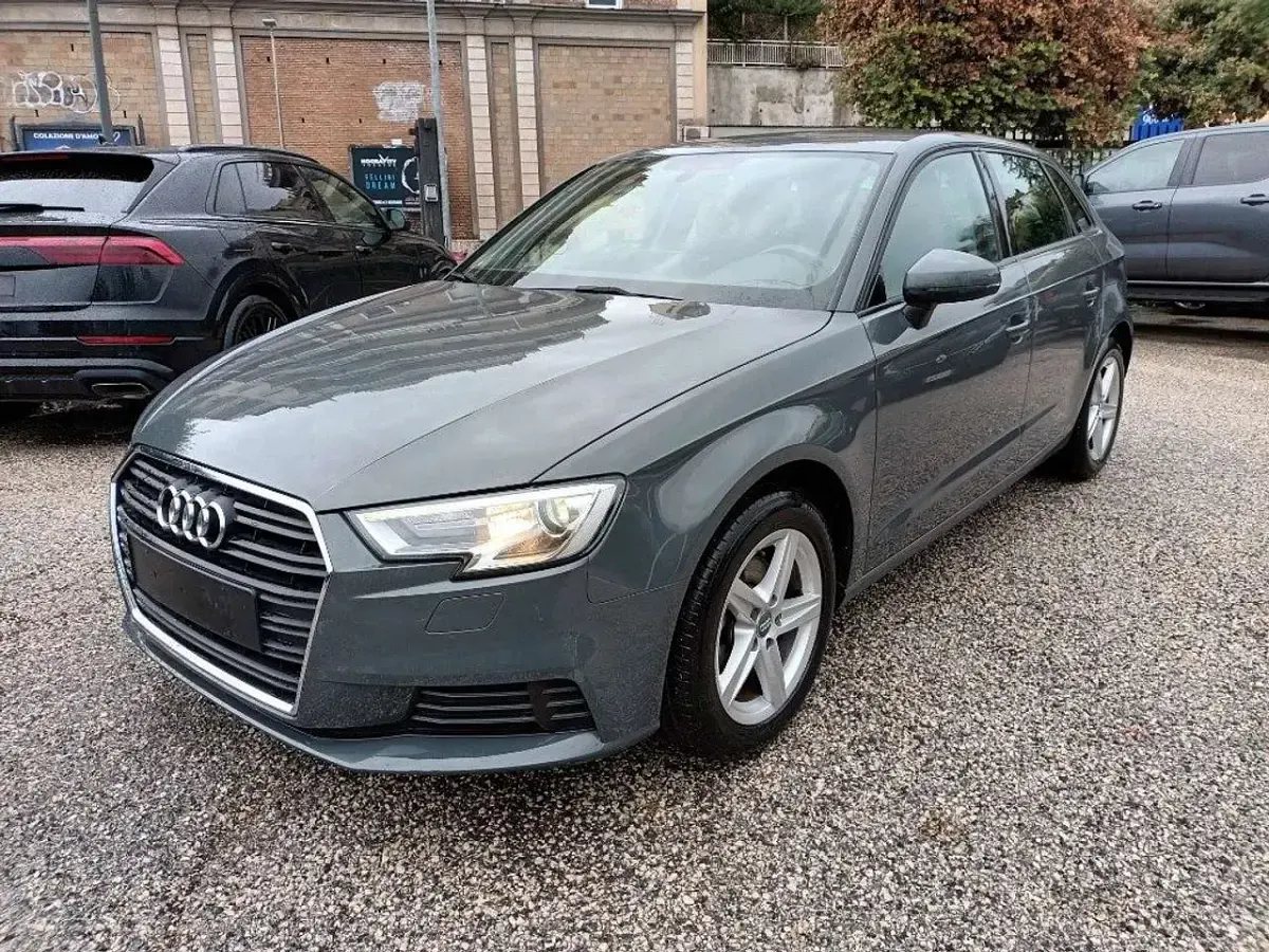 Usata Audi A3 Business 116 CV (85 kW) 2019 Grigio Berlina