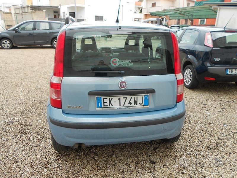 Usata Fiat Panda Lounge 69 CV (50 kW) 2012 Blu Utilitaria