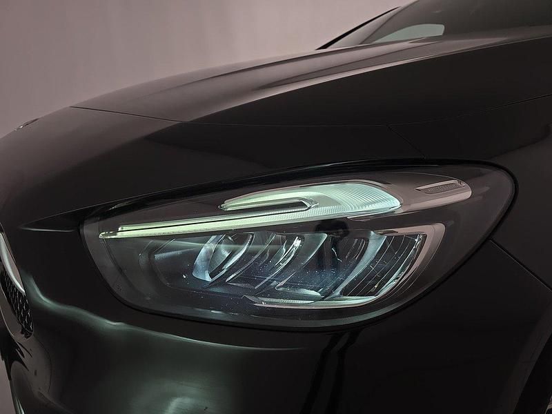 Käytetty Mercedes B200 Advanced Plus 150 HP (110 kW) 2023 Musta Tila-auto