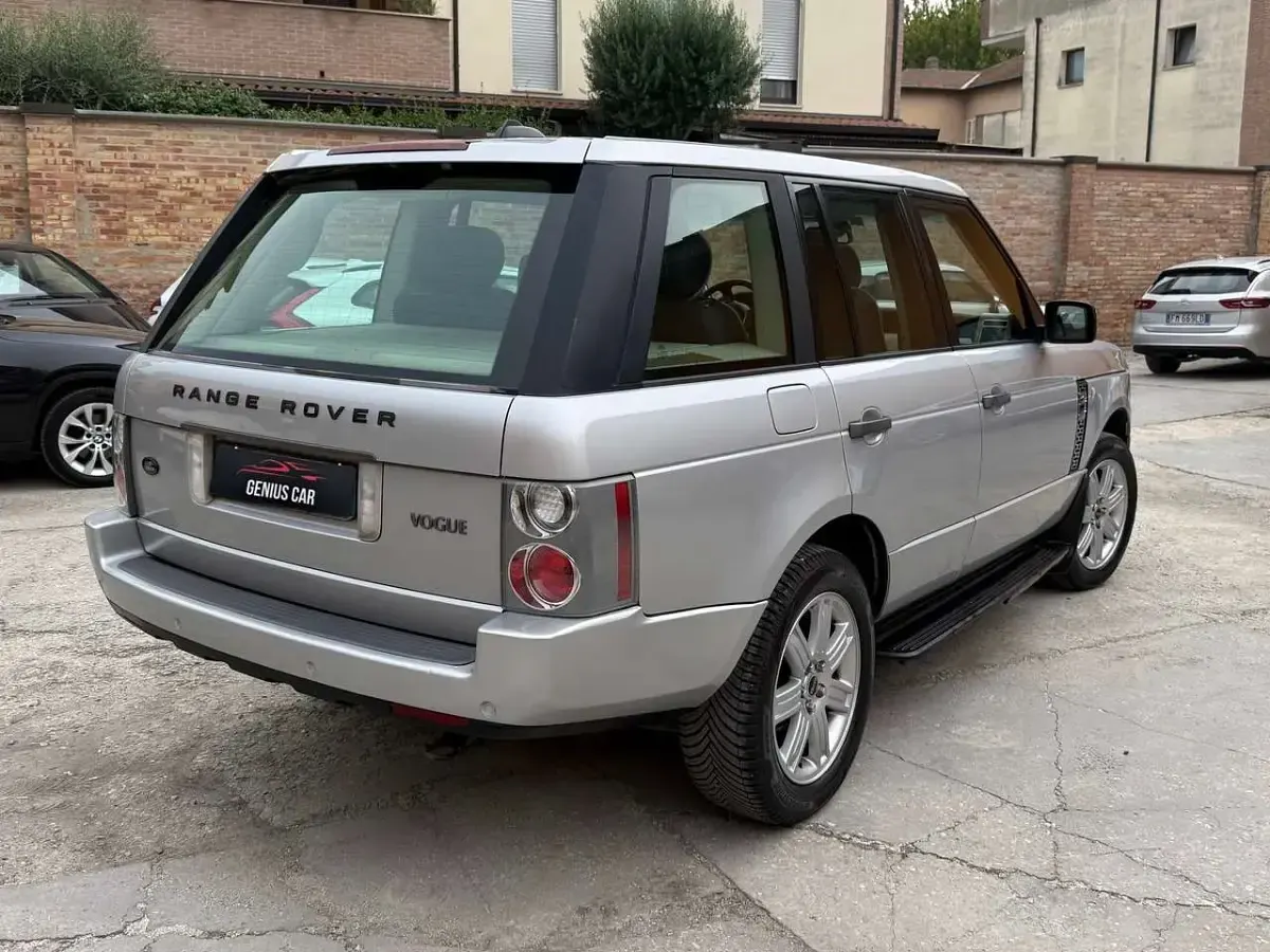 Usata Land Rover Range Rover HSE 208 CV (152 kW) 2005 Argento SUV