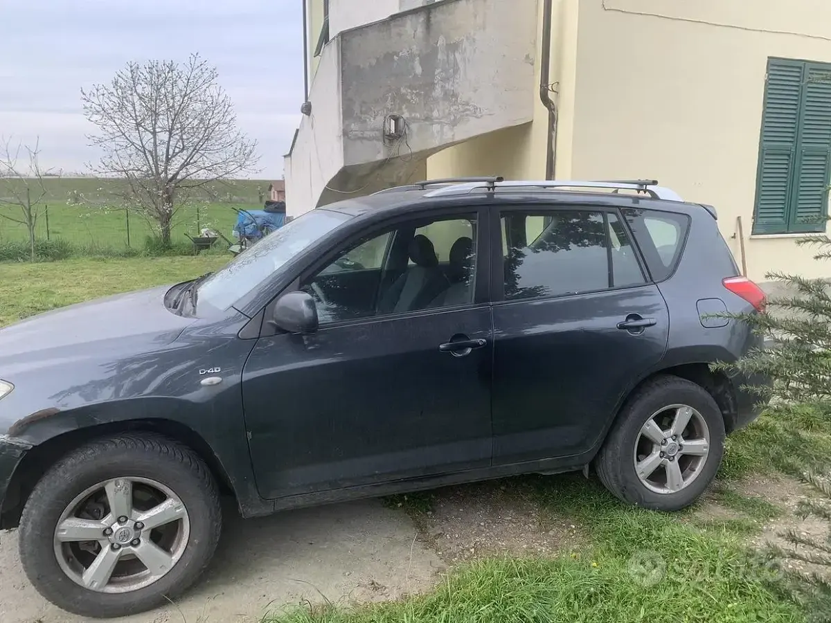 Usata Toyota RAV4 Sol 136 CV (100 kW) 2006 Grigio SUV