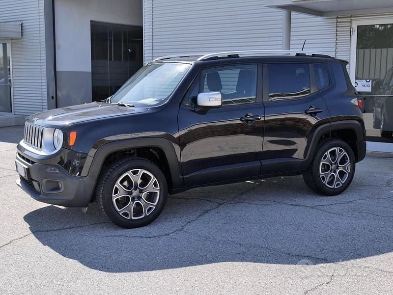 Usata Jeep Renegade Limited 140 CV (102 kW) 2015 Nero SUV