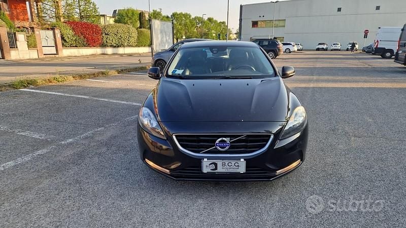 Usata Volvo V40 Ocean Race 150 CV (110 kW) 2014 Nero Station wagon