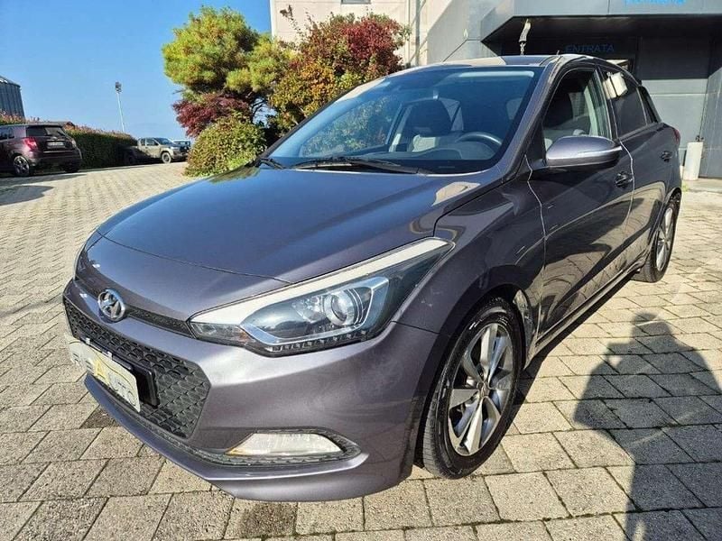 Usata Hyundai i20 GO! 90 CV (66 kW) 2016 Grigio scuro Berlina