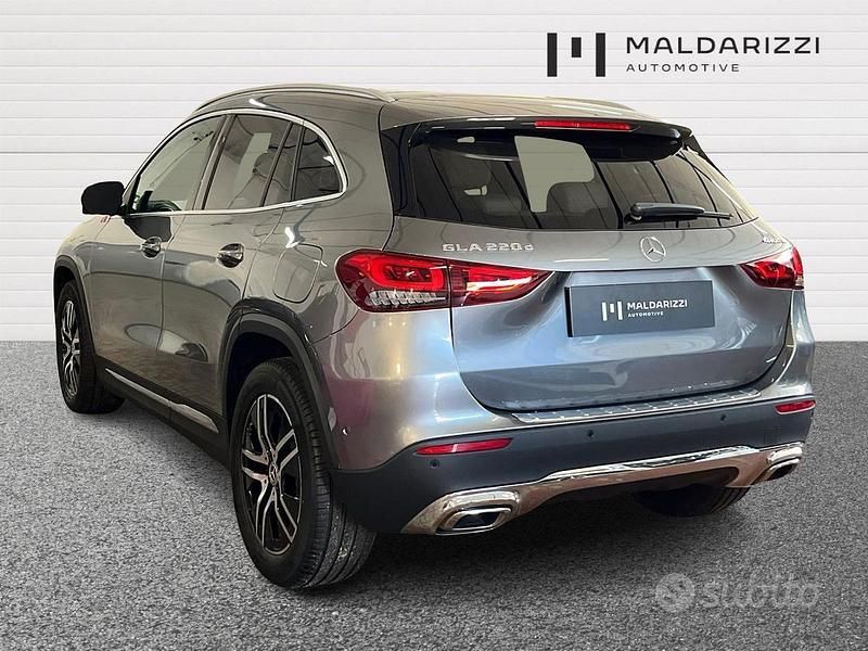 Usata Mercedes GLA220 190 CV (139 kW) 2020 Grigio SUV