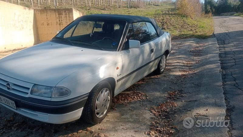 Usata Opel Astra Cabriolet 1994 Bianco Cabrio