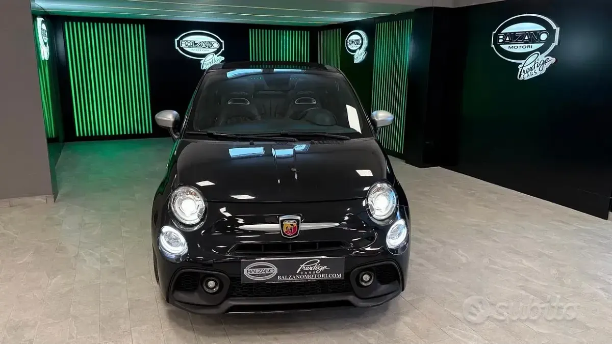 Usata Abarth 595C 165 CV (121 kW) 2022 Nero Cabrio