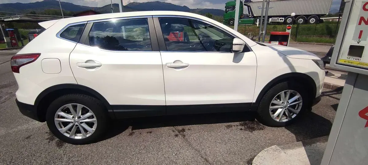 Usata Nissan Qashqai 110 CV (80 kW) 2016 Bianco SUV