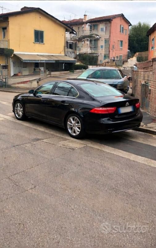 Usata Jaguar XE Portfolio 179 CV (131 kW) 2017 Nero Berlina