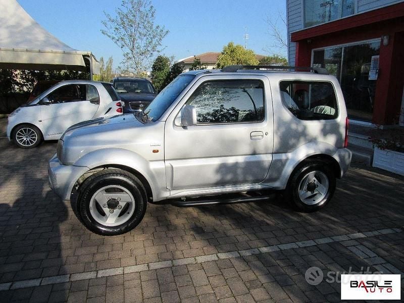 Usata Suzuki Jimny 82 CV (60 kW) 2003 Grigio SUV