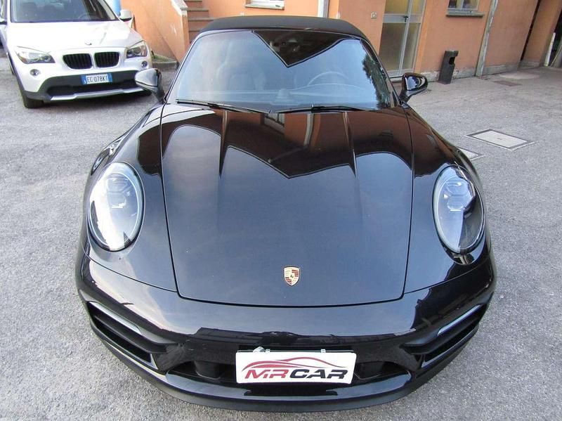 Usata Porsche 992 480 CV (353 kW) 2022 Jet black metallic Cabrio